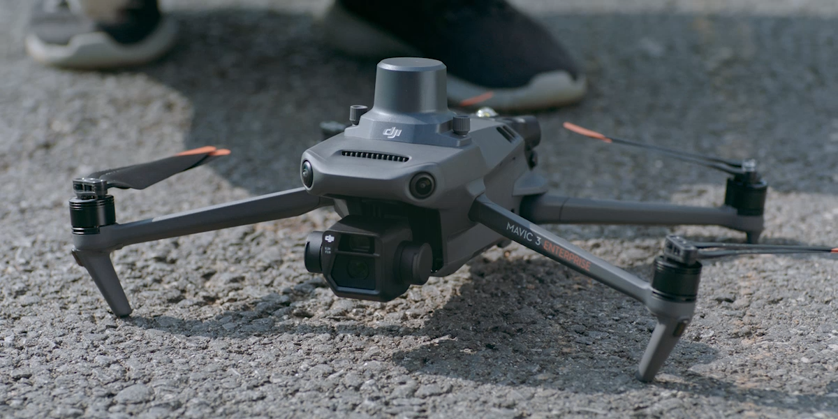 DJI Mavic 3 Thermal Drone With Shoulder Bag Combo